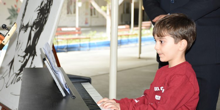 Akademi öğrencileri sertifika aldı