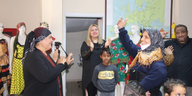 Roman kadınlarından 8 Mart eğlencesi