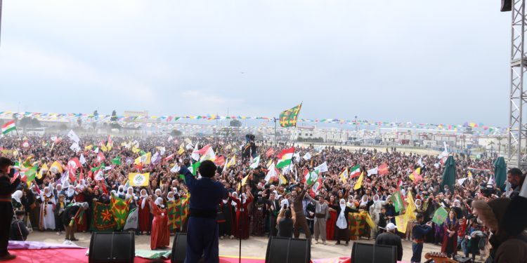 Mersin’de binler Newroz’u büyük bir coşkuyla kutladı
