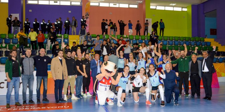 MSK kadın voleybol takımı, Carestyle Osb Teknik Koleji’ni yendi
