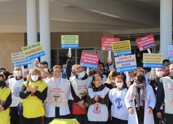 Sağlık emekçilerinden büyük grev