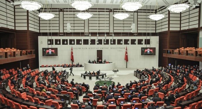 AKP ve MHP’nin hazırladığı seçim kanunu Meclisten geçti! İşte detayları