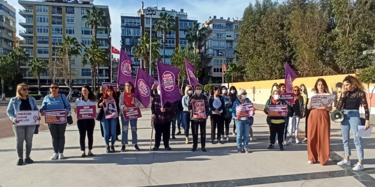 KCDP’ye açılan kapatma davası Mersin’de protesto edildi