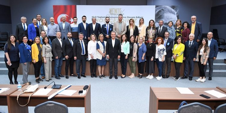 Seçer: “Kamuya hizmet noktasında gelin iş birliği yapalım”