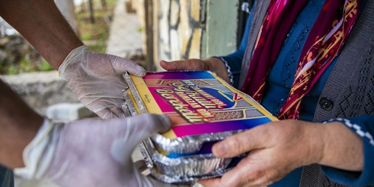 Büyükşehir, Ramazan’ın yarısında 200 bin iftar yemeği dağıttı