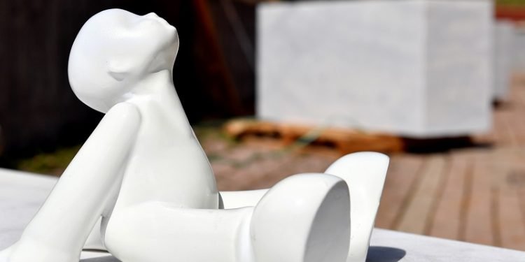 Heykeltıraş Ayla Turan, “Umut Çocuk”u Mersin için yapıyor