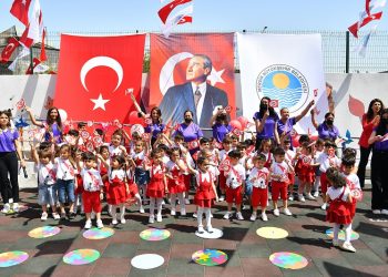 Münir Özkul Kreşi’nde 23 Nisan coşkusu