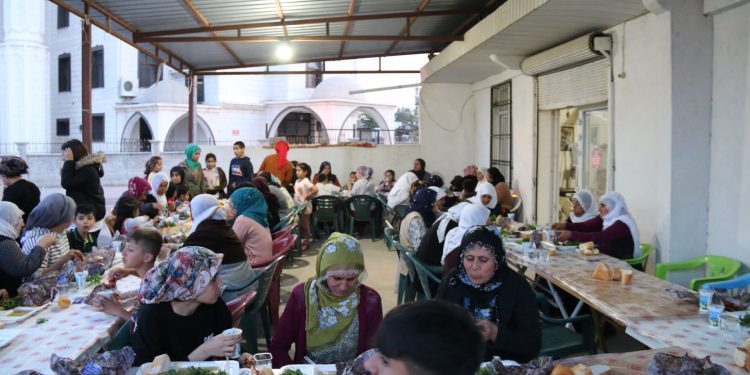 Tarsus’ta kadınlar iftarda buluştu