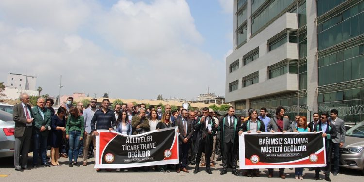 Ücretli adliye otoparkına avukatlardan tepki:  “Avukatlar müşteri değildir”