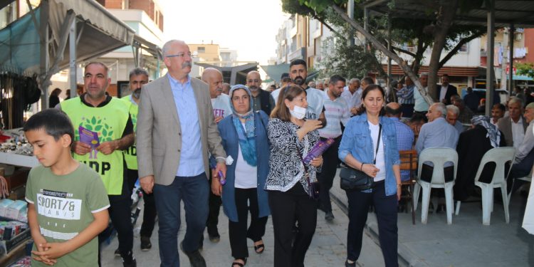 HDP Mersin’de 1 Mayıs bildirisi dağıttı
