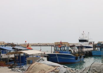 İş yapamayan balıkçılar teknelerini satıyor