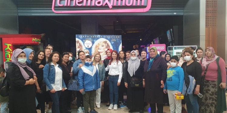 Kadınlar Bergen filmini izledi