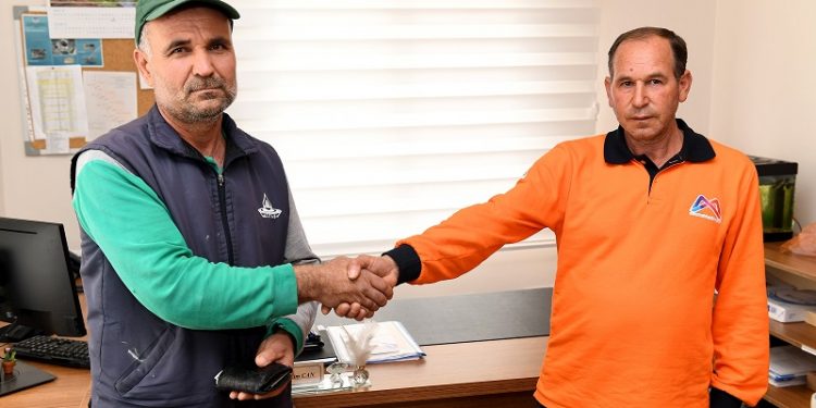 Büyükşehir personelinden örnek davranış