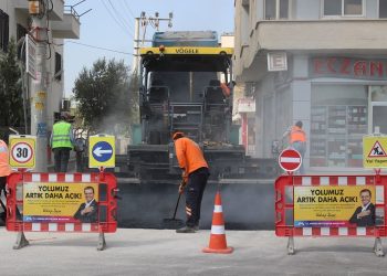 Hal Mahallesi’nde sıcak asfalt çalışması