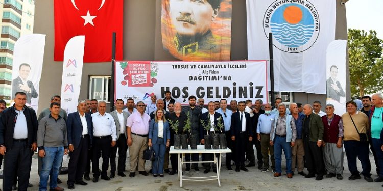 Tarsus ve Çamlıyayla’daki üreticilere alıç fidanı