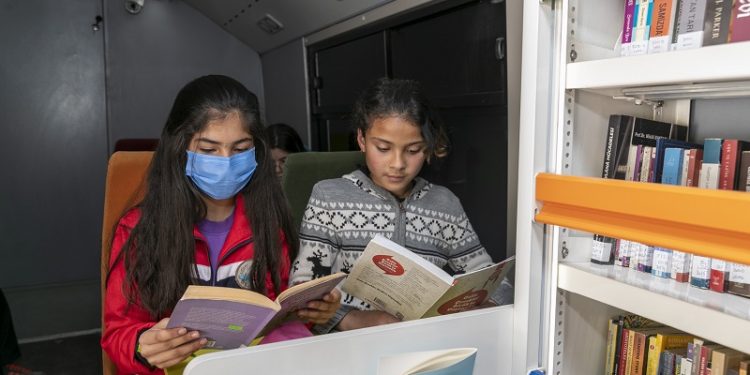 Yenice Kurs Merkezi’ndeki öğrenciler “Kitobüs”le tanıştı