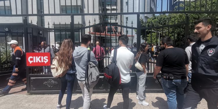 Avukatların eyleminde basına “güvenlik zafiyeti” gerekçesiyle engelleme