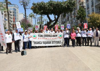 Emeklilerden AKP’ye kırmızı kart