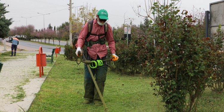 Toroslar’ın parklarına bahar bakımı