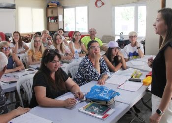 Mezitli’de yaşayan Ukraynalılar Türkçe Öğreniyor