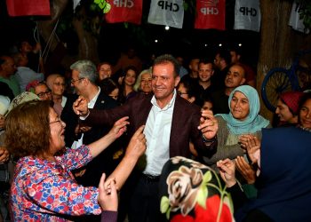 Seçer, Elvanlı ‘da Anneler Günü kutlamasına katıldı