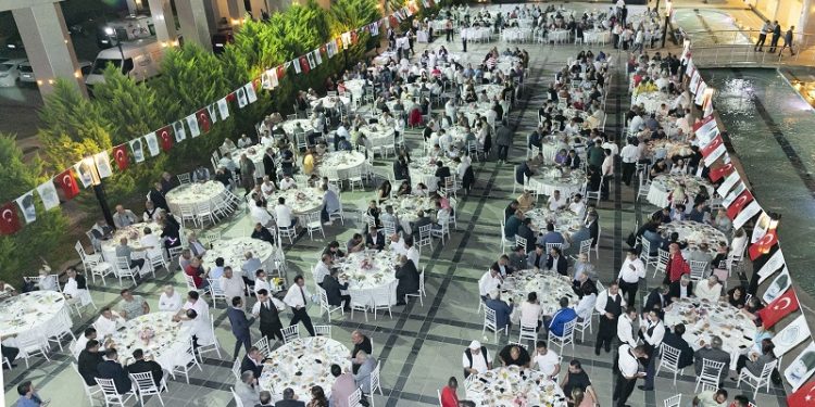 Başkan Seçer, Mersin’in spor camiasıyla yemekte buluştu