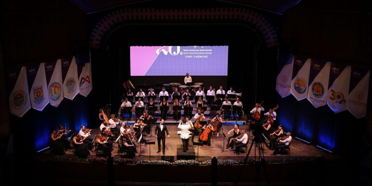 20. Mersin Uluslararası Müzik Festivali açılışını yaptı