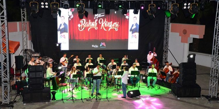 Kent Orkestrası MEÜ’de konser verdi