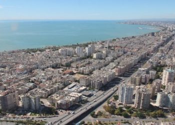 Ucuz kredi ev fiyatlarını uçurdu!