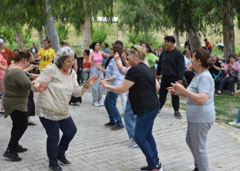 Yaş almışlara unutulmaz “Anneler Günü” etkinliği
