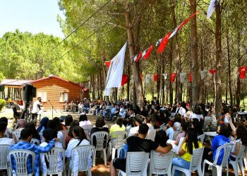 Öğrenciler, Tarsus Gençlik Kampı’nda moral buldu