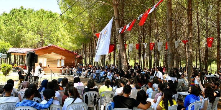 Öğrenciler, Tarsus Gençlik Kampı’nda moral buldu