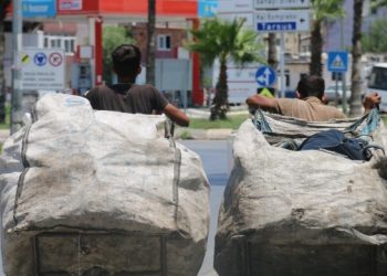 Okullar kapandı, atölyeler çocuk doldu