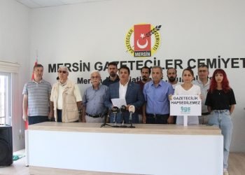 Gazeteciler sansür değil basın özgürlüğü istiyor