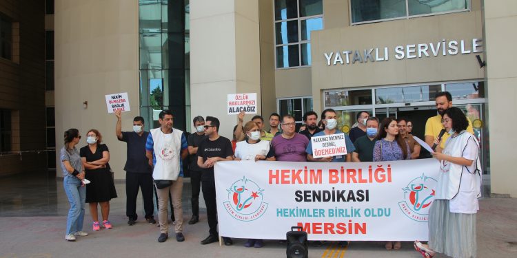 Sağlıkçılardan iş bırakma eylemi