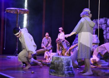 Gagauz Tiyatrosu, ‘Körlerin Dünyası’ ile Mersinlilerle buluştu