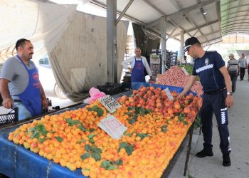 Fahiş fiyat ve etiket denetimleri sürüyor