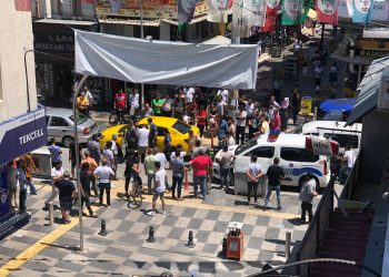 Taksi yaya geçidini işgal edince kavga çıktı