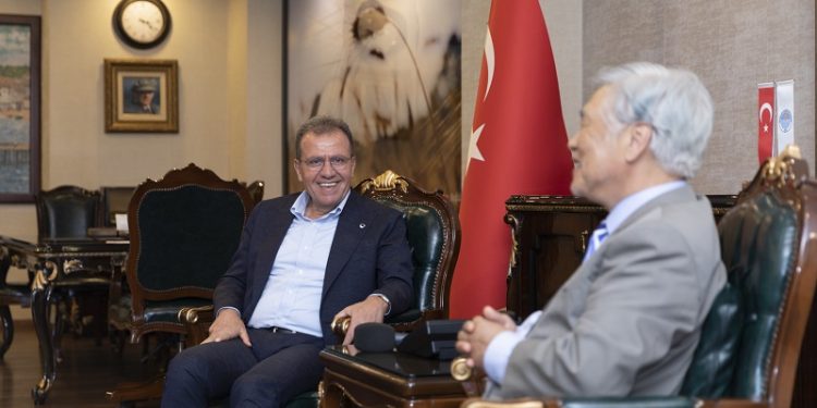 Dr. Kwaak, Başkan Seçer’i ziyaret etti