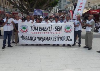 Emeklilerden “Geçinemiyoruz” eylemi: “Aylıklarımız açlık sınırının altında”