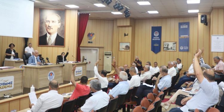 Akdeniz Belediyesi’nin ‘kayyım kardeşliği’ teklifine ikinci ret