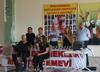 Mersin’de Madımak Katliamı’nda yaşamını yitirenler anıldı