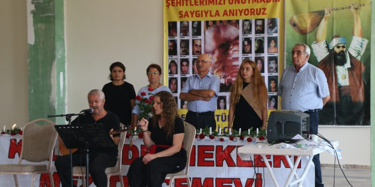 Mersin’de Madımak Katliamı’nda yaşamını yitirenler anıldı