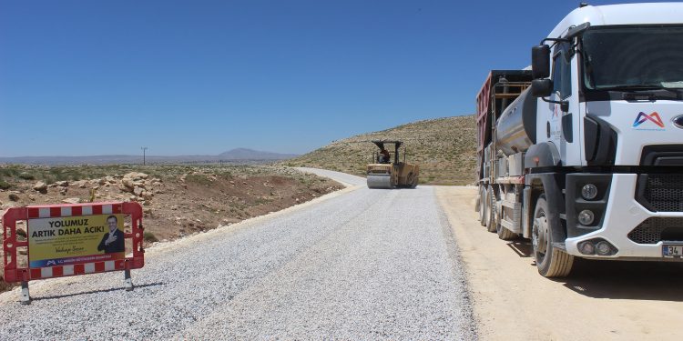 Büyükşehir, üreticinin yolunu açıyor
