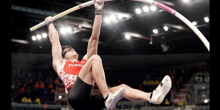 Mersinli Atletten Tarihi Başarı