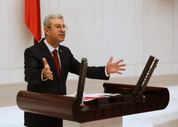 CHP’li Antmen: Devlet memurlarına AKP propaganda dayatması!