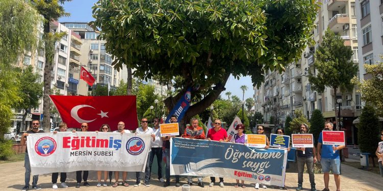 Öğretmenlerden meslek kanununa tepki