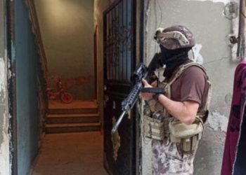 Mersin’de belediye personeli 10 kişi gözaltına alındı