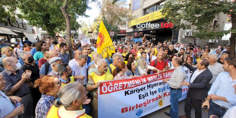 Eğitim Sen’den polis engellemesine tepki