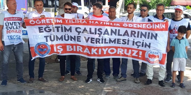 Eğitim çalışanları iş bıraktı